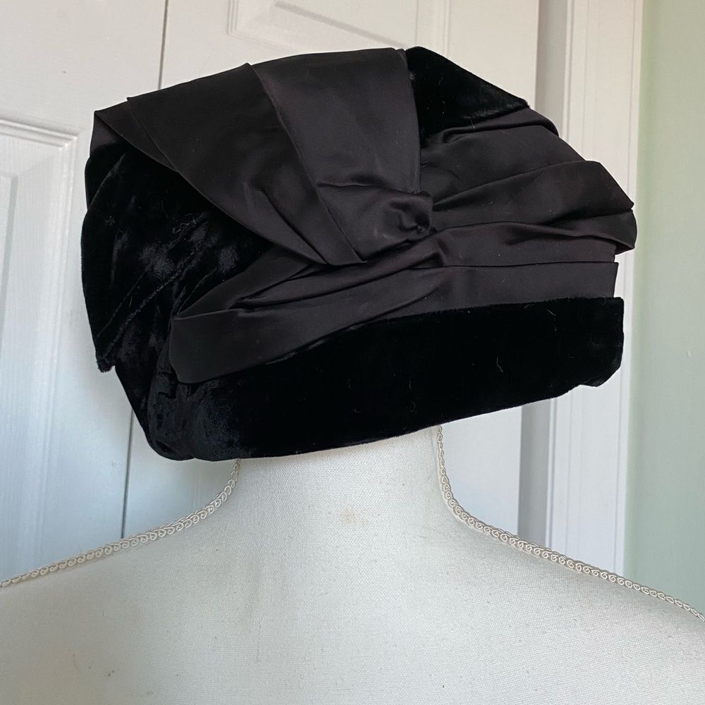 1950s/40s Black Velvet Hat with Union Made Tag